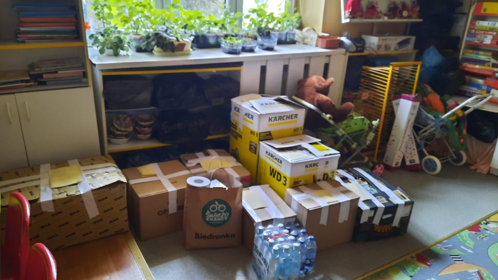 Przygotowane paczki z darami ze zbiórki dla Ukrainy