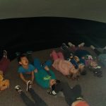 Grupa I - Dzieci we wnętrzu Mobilnego Planetarium