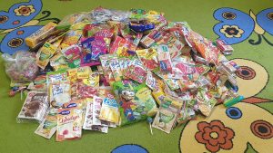 Dary ze zbiórki słodyczy dla dzieci z Afryki