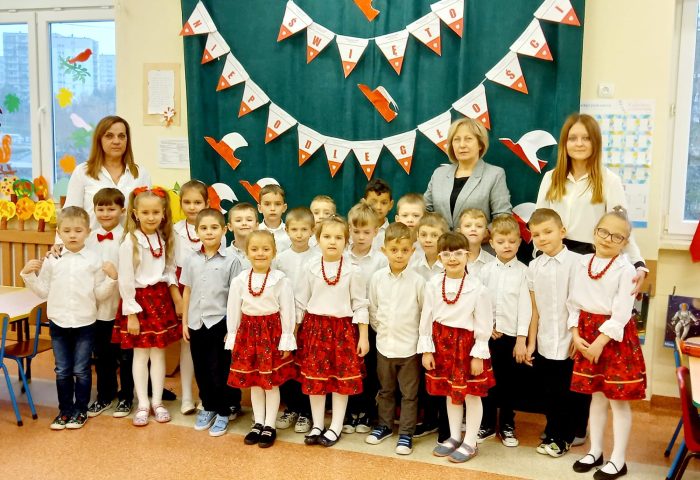 Grupa IV - Dzieci podczas Święta Niepodległości