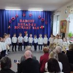 Grupa III - Dzieci recytują wiersze w półkole