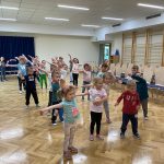 Grupa II - Dzieci tańczą zumbę