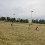 Grupa IV - Dzieci grają w piłkę
