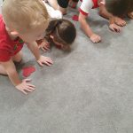 Grupa III - Dzieci podczas wykonywania ćwiczeń