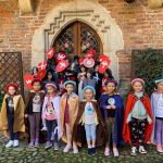 Grupa VI - Dzieci w strojach średniowiecznych