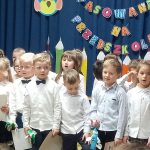 Grupa V - Dzieci śpiewają Hymn Przedszkola