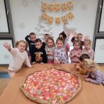 Grupa I - Dzieci z wykonaną pizzą